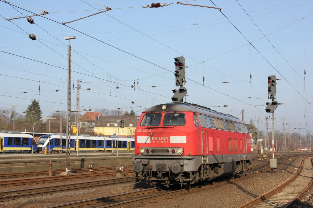 225 027-2 im Hauptbahnhof von Osnabrck .25.01.2012.