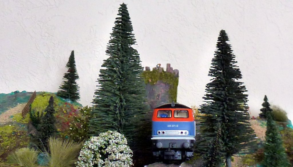 225 071-0 auf der Anlage. Foto 18.05.13