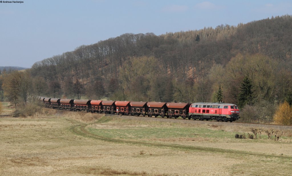 225 802-8 mit dem EK 55909 (Rammelsbach Steinbruch-Einsiedlerhof) bei Niedermohr 2.4.13