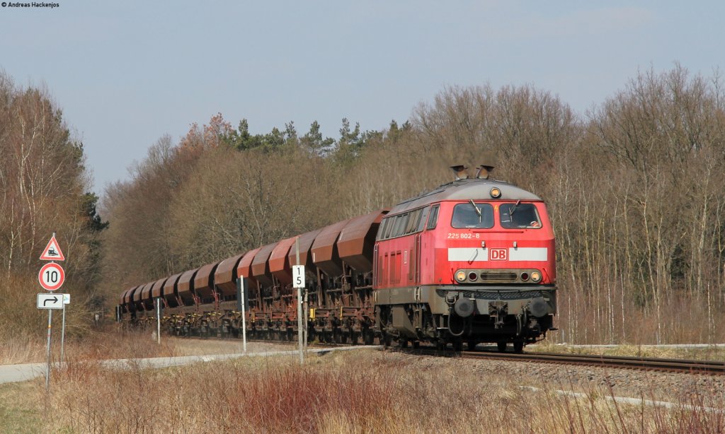 225 802-8 mit dem EK 55909 (Rammelsbach Steinbruch-Einsiedlerhof) bei Landstuhl 2.4.13