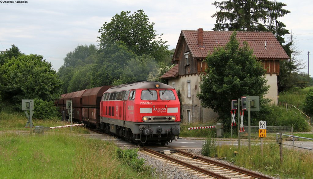 225 806-9 mit dem GM 61816 (Friedrichshafen Gbf-Roberg) bei Rhren 18.6.12