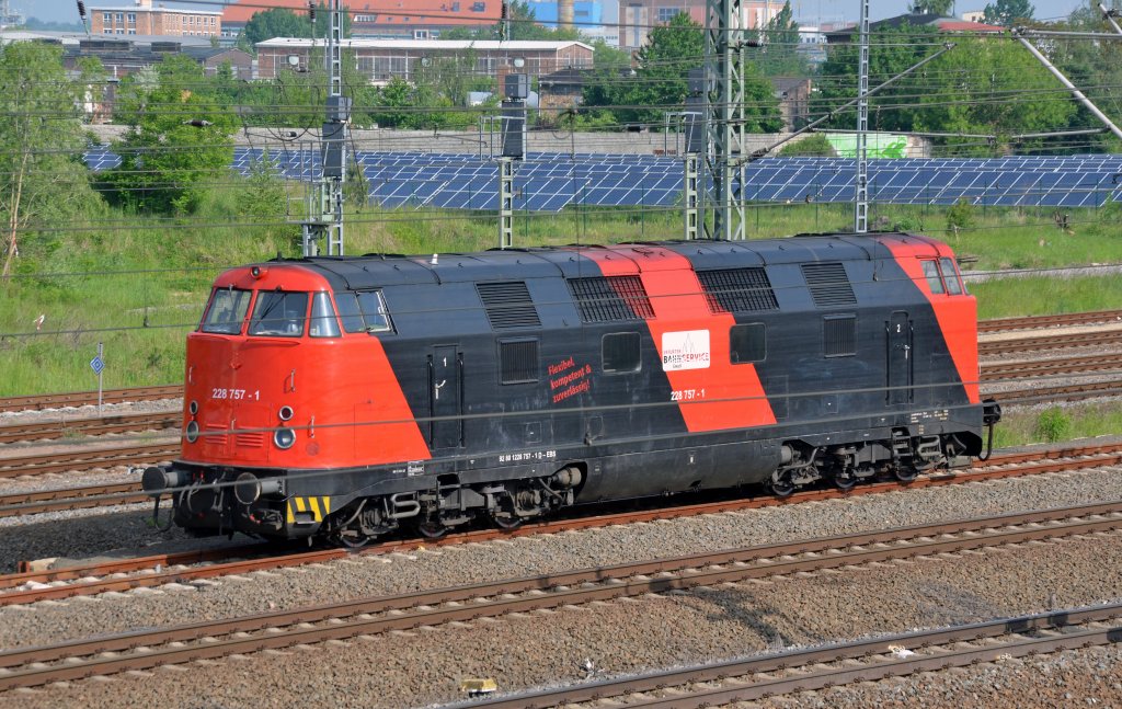 228 757 stand am 25.05.13 in Bitterfeld abgestellt.