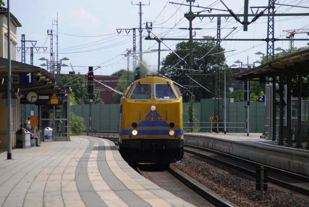 229 147-4, fhrt am 08.06.2010 durch Lehrte.