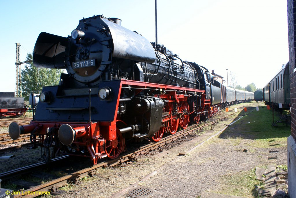 23.08.2009. Baureihe 35 1113-6 beim 19. Heizhausfest in  Chemnitz.