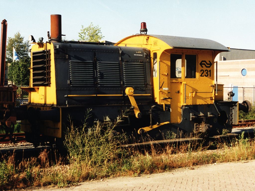 231 auf Bahnhof Hoorn am 5-8-1995. Bild und scan: Date Jan de Vries.