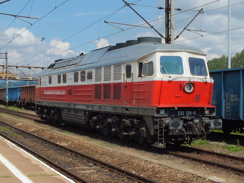 232 128-9  East-West-Railways  abgestellt im Bf. Klodzko GL. (08.08.11)