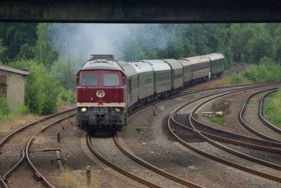 232 158-6 von der LEG fuhr aus Richtung Grovoigtsberg  am 29.06.2009 in den Bahnhof Nossen ein .