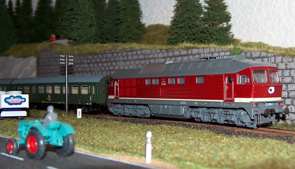 232 189-1 (Roco) mit einen Personenzug 