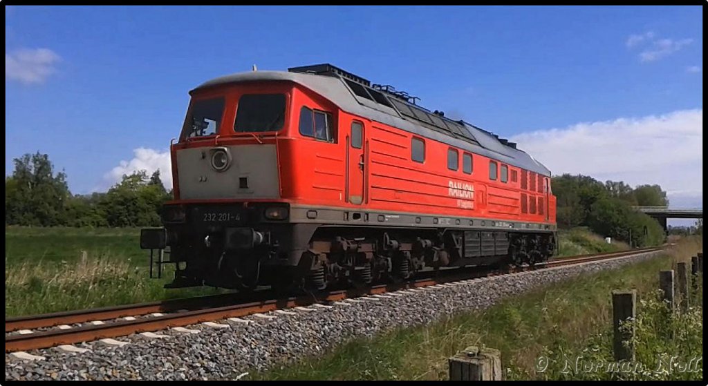 232 201-4 als Lz auf dem Wilhelmshavener Industriegleis unterwegs. 24/05/2013