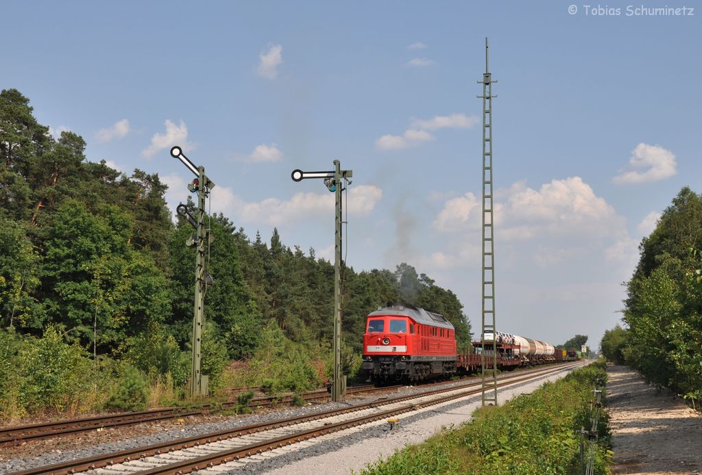 232 252 mit Zug 45330 am 27.07.2012 bei der Ausfahrt aus Freih�ls