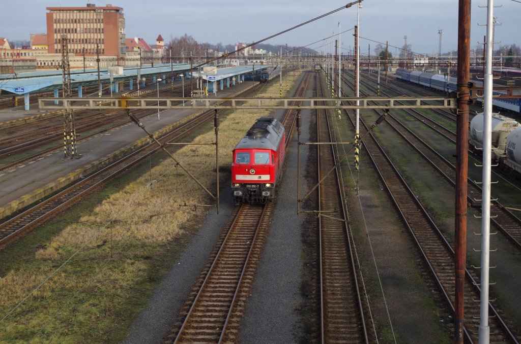232 252 rangiert am 29.12.2012 in Cheb. 