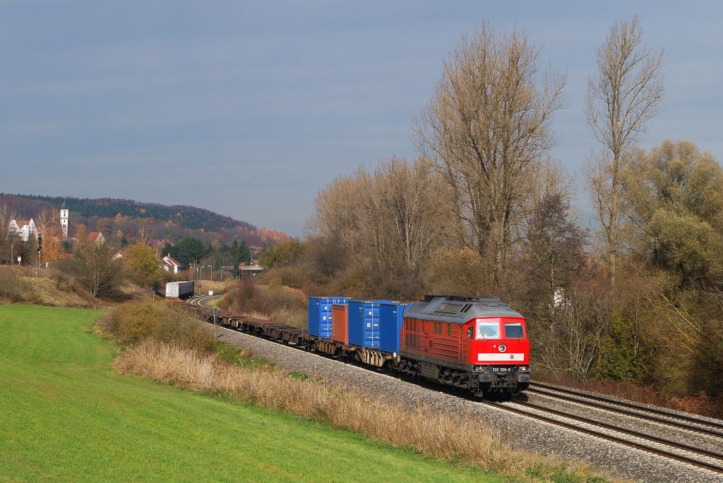 232 359 mit Containerzug in Aulendorf (09.11.2012)