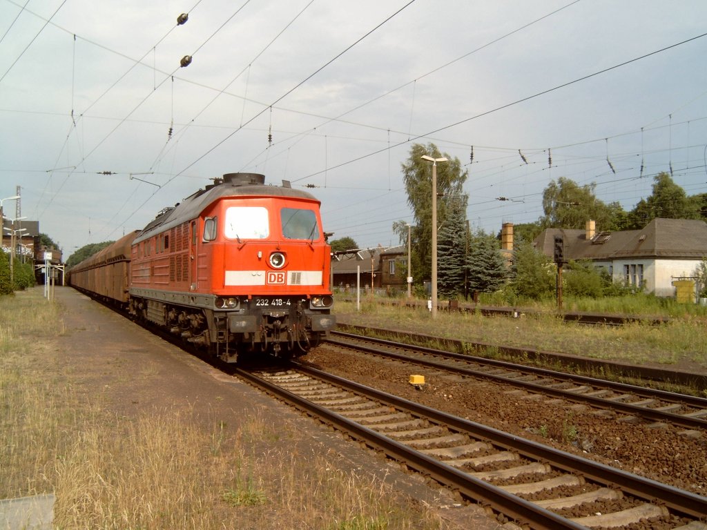 232 418 - am 23.06.2003 mit einem Kohlezug in Leipzig-Leutzsch.