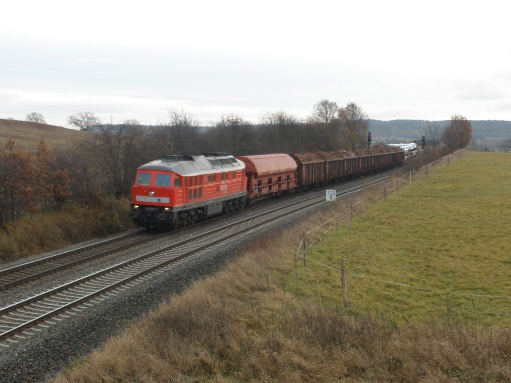 232 502 ist von Herlasgrn nach Plauen/Vogtland unterwegs, am 13.11.09