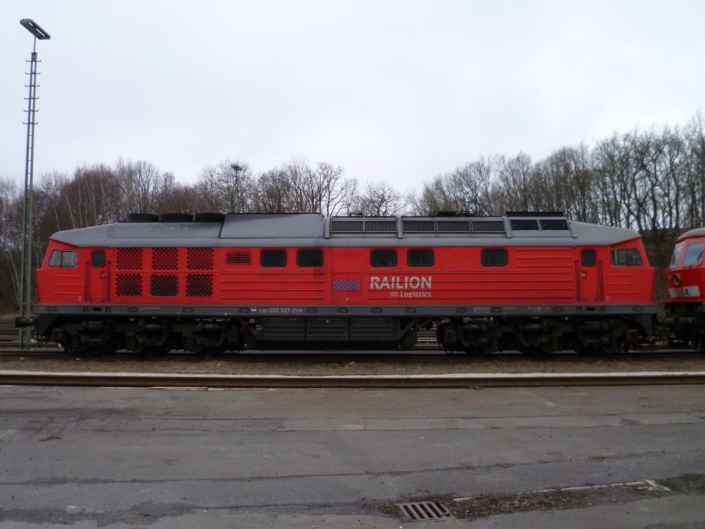 232 527-2 stand am 13.03.12 in Marktredwitz.
