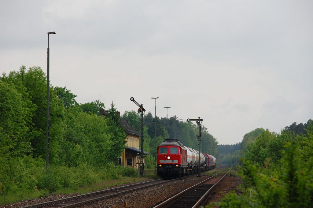 232 589 am 26.05.2010 mit Umleitergterzug in Freihls
