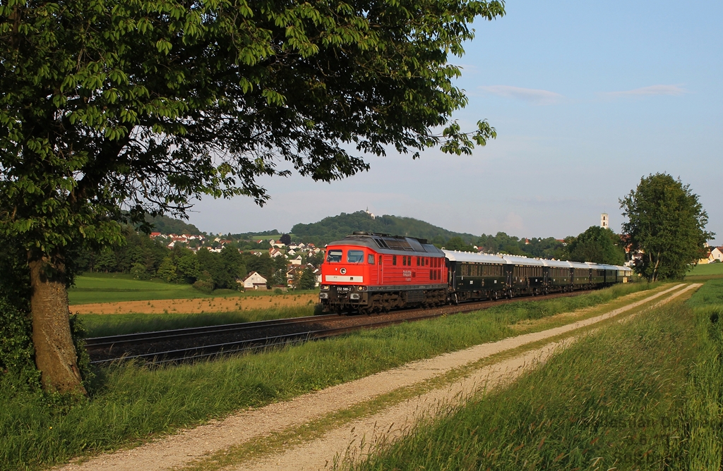 232 589 am 8.6.13 bei Sulzbach (KBS 870) nach Prag mit dem Orientexpress
