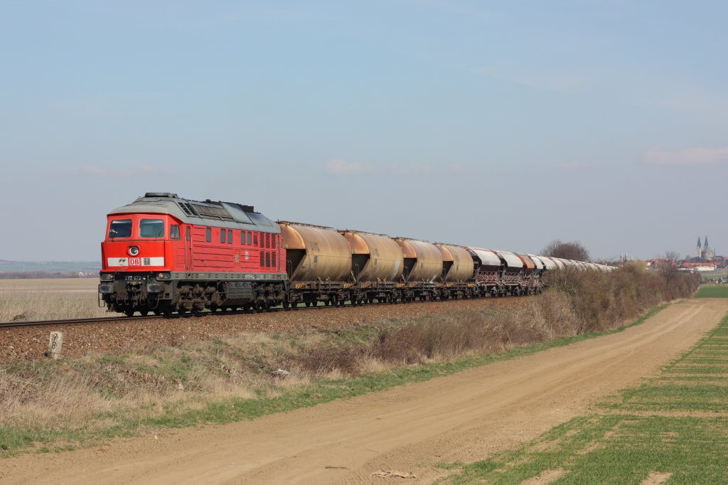 232 673-4 ist mit dem Buna-Zug auf der KBS 328 in Richtung Blankenburg unterwegs. Fotografiert am 26.03.2012 kurz vor Langenstein. 