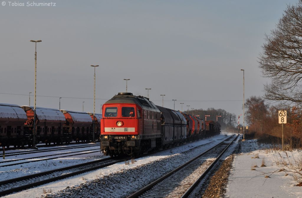 232 675 mit Zug 56901 am 08.12.2012 in Luitpoldhtte