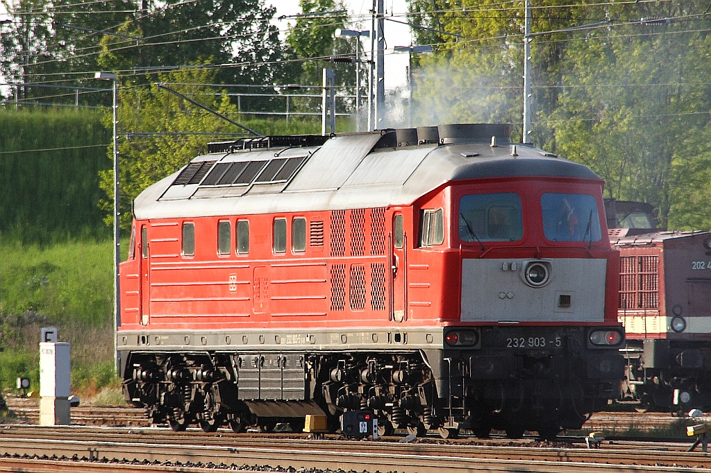 232 903-5 fhrt am 21.05.2010 aus Angermnde ab in Richtung Stendell