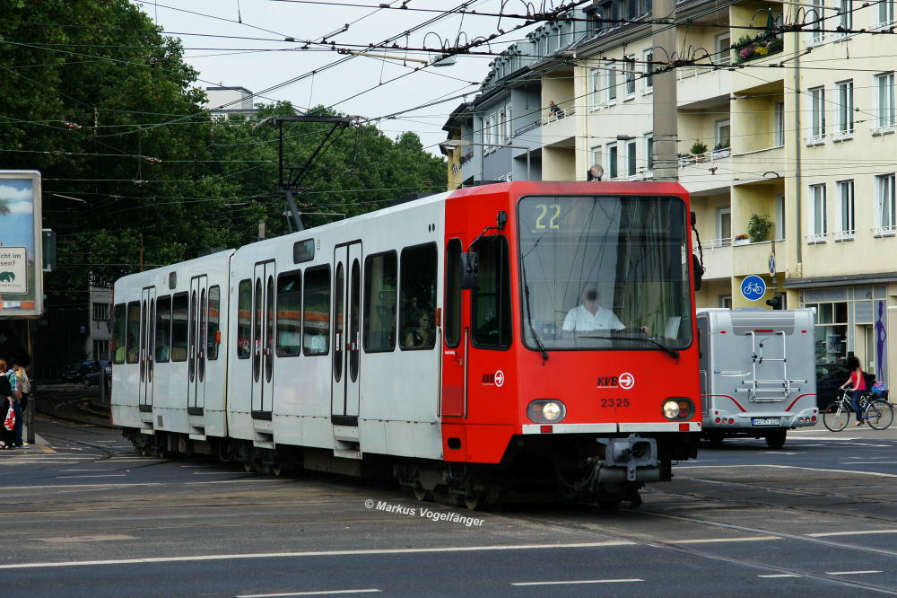 2325 auf der Kreuzung Aachener Str./Grtel am 15.07.2013. 