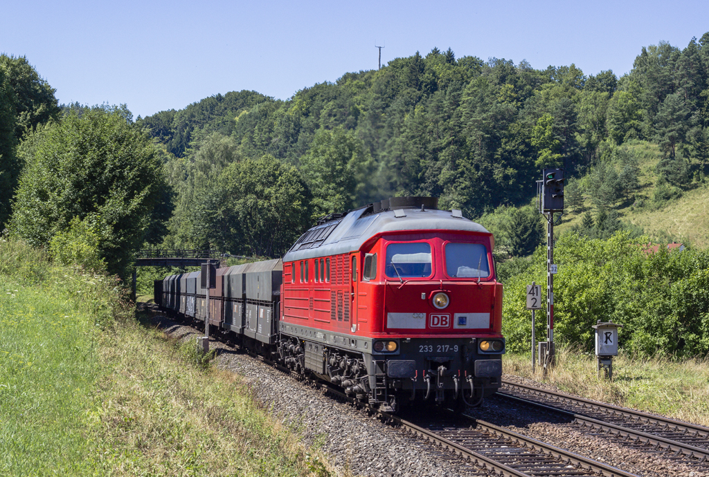 233 217-9 mit einem Montangterzug bei Lehendorf (02.08.2013)
