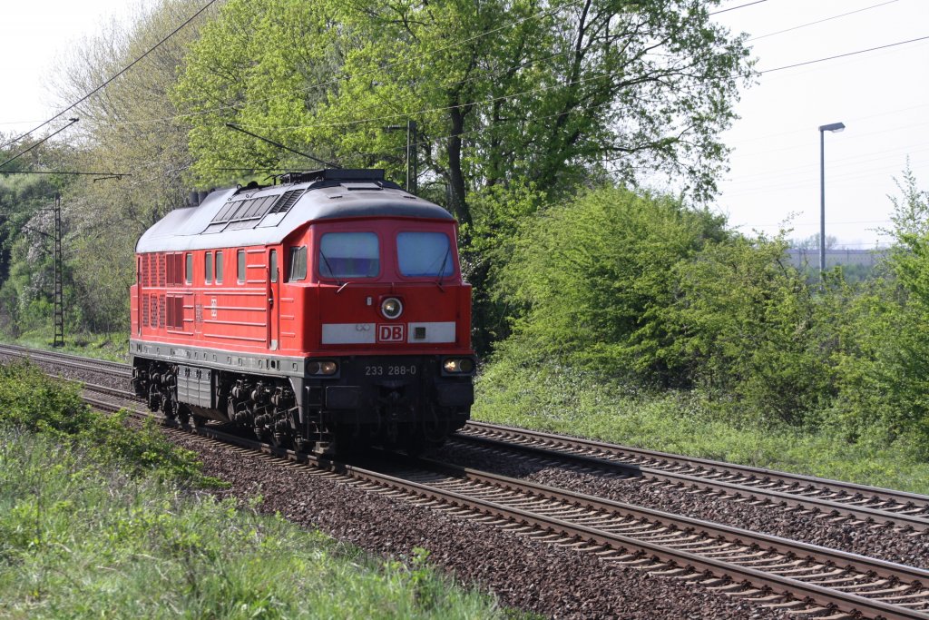 233 288-0 am 22.04.2011 in Ahlten.
