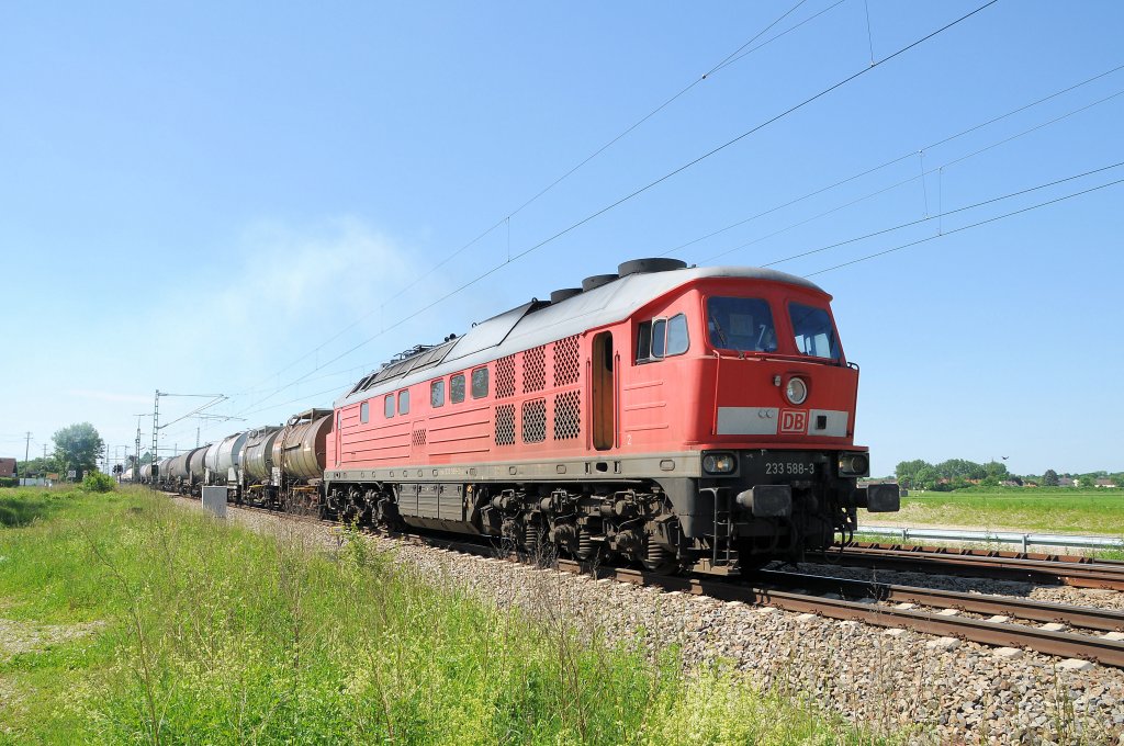 233 588 war am 06.06.10 in Feldmoching zum Mnchener Flughafen unterwegs