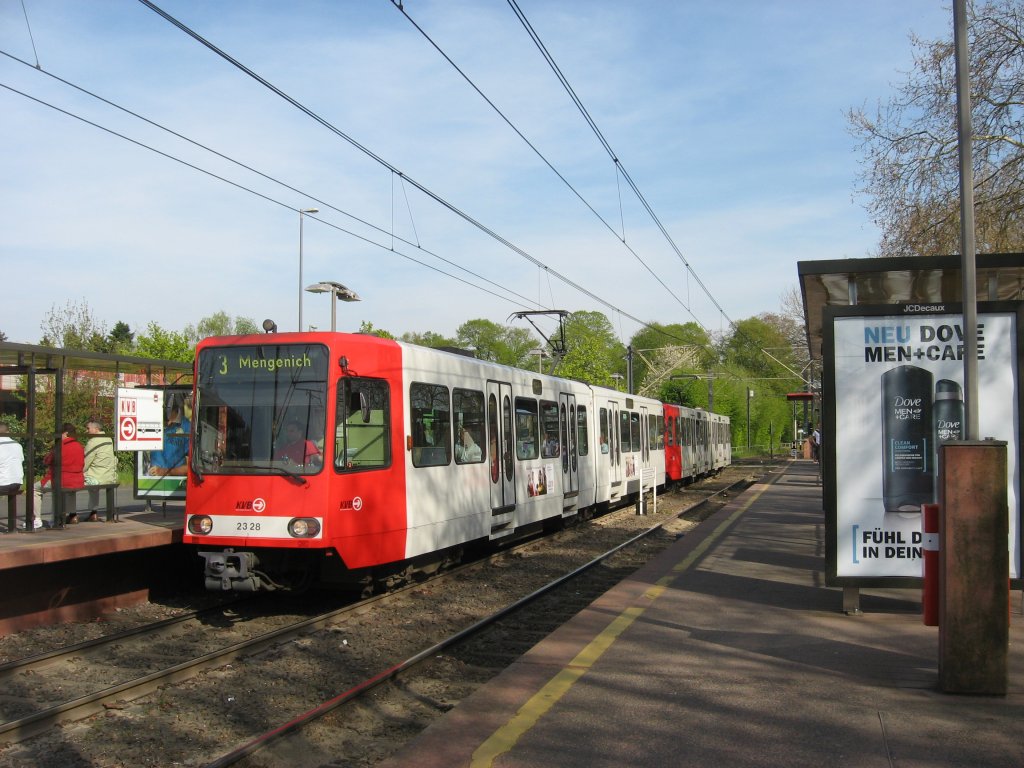 24. April 2010: TW 2328 und TW 22?? unterwegs als Linie 3 in der Haltestelle  Bocklemnd . Der Zug war in Fahrtrichtung Mrngenich unterwegs.