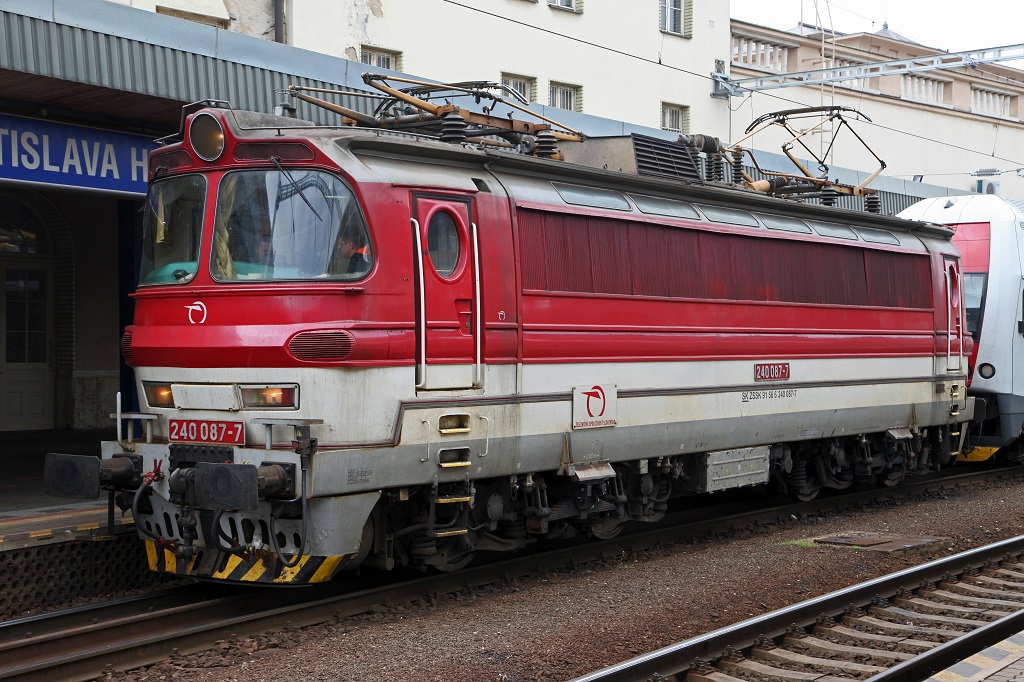 240 087 in Bratislava am 7.05.2013