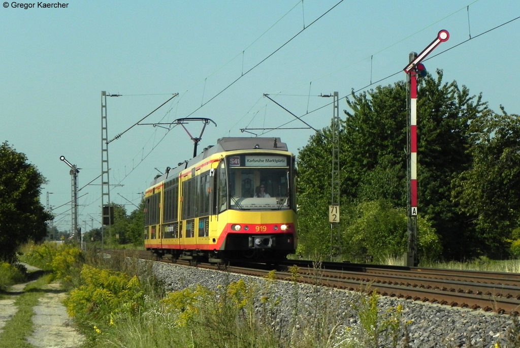 24.08.2011: Wagen 919  Mobility 4you  als S41 von Freudenstadt nach Karlsruhe an der BK Basheide zwischen Durmersheim und Forchheim.