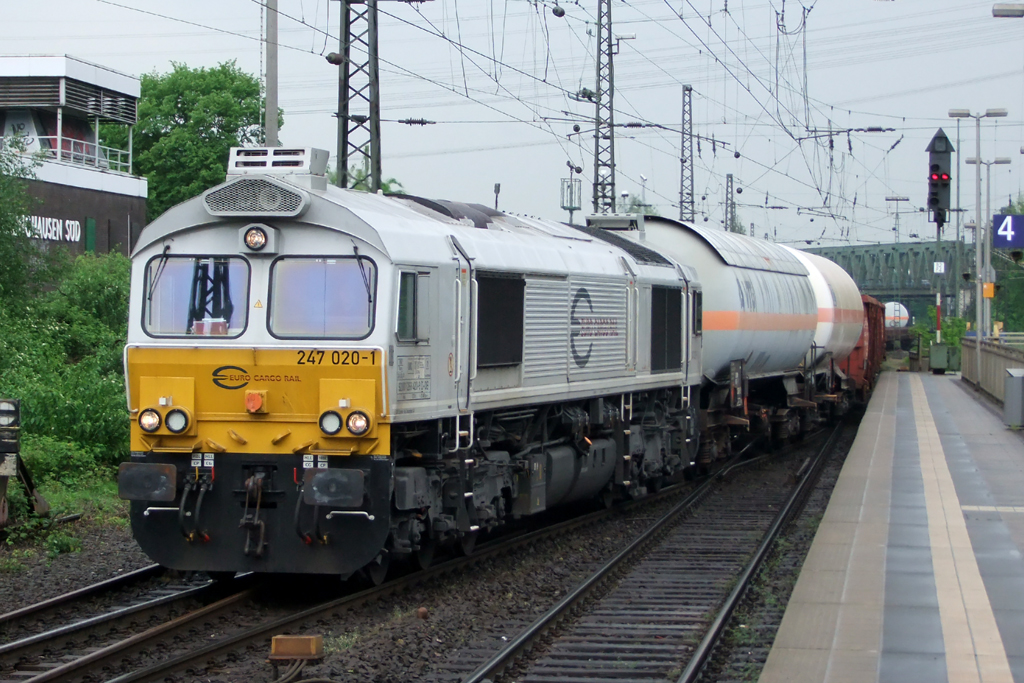 247 020-1 in Recklinghausen-Sd 11.5.2012