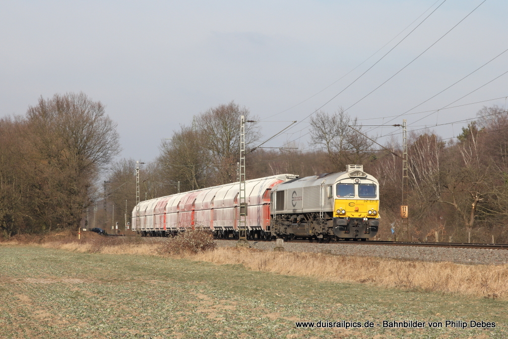 247 031-8 (Euro Cargo Rail) fhrt am 11. Februar 2012 um 13:20 Uhr mit einem Gterzug durch Ratingen