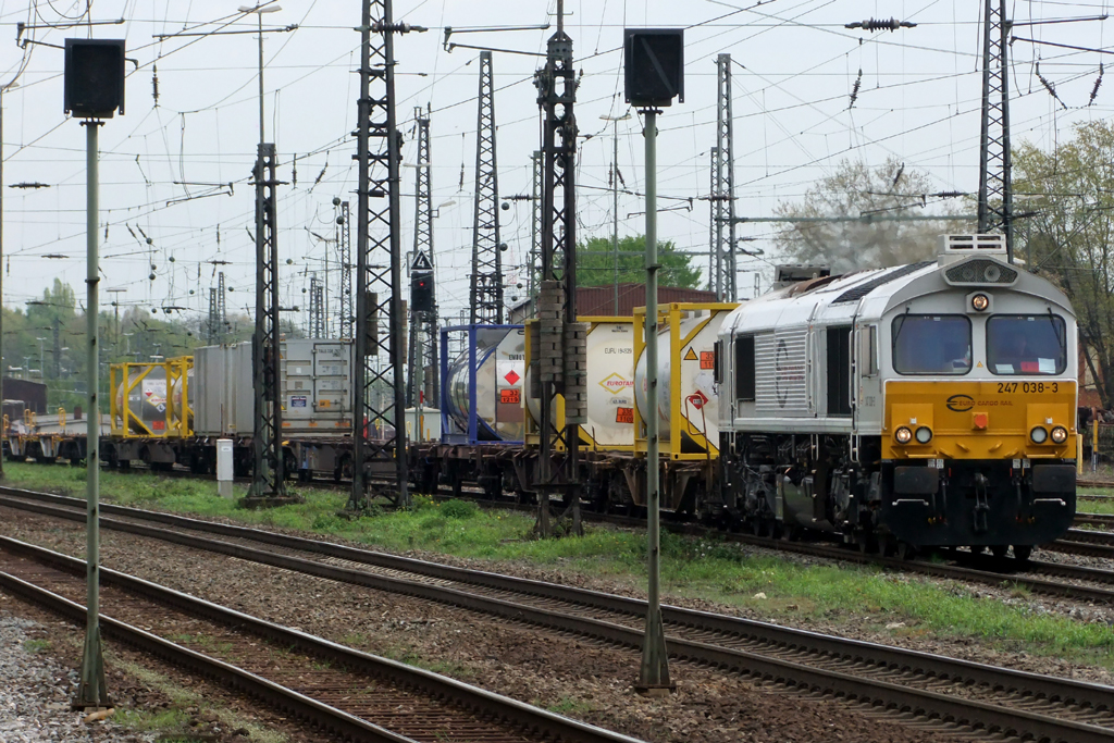 247 038-3 in Oberhausen Osterfeld-Sd 28.4.2012