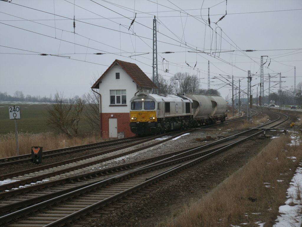 247 042 durchfuhr,am 26.Februar 2013,den Bahnhof Samtens.