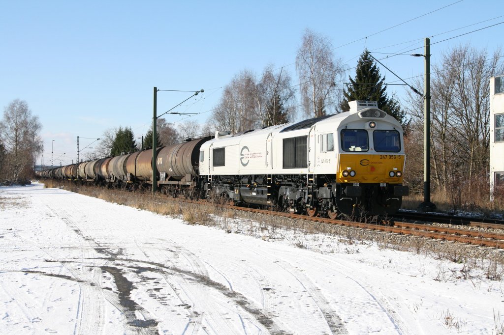 247 056-5 durchfhrt Poing mit einem Kesselzug gen Mhldorf (27.11.10).