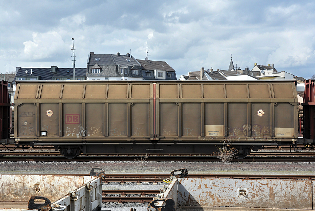 2476032-8 Schiebewandwagen im Bf Euskirchen - 19.04.2013