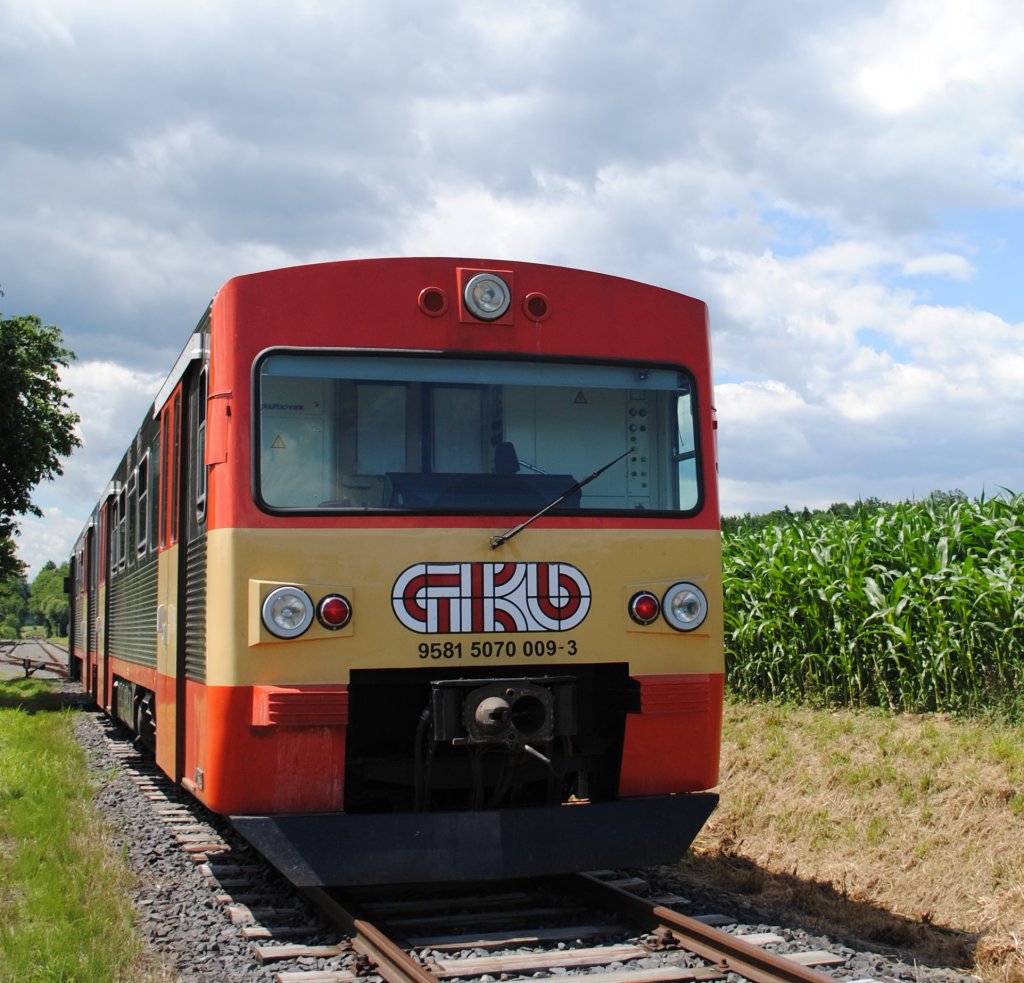 25. Juni 2011: der VT 70 an einem ungew�hnlichem Ort: anl��lich einer Sonderfahrt bef�hrt er den letzten Rest der Sulmtalbahn und wendet in Gleinst�tten.
