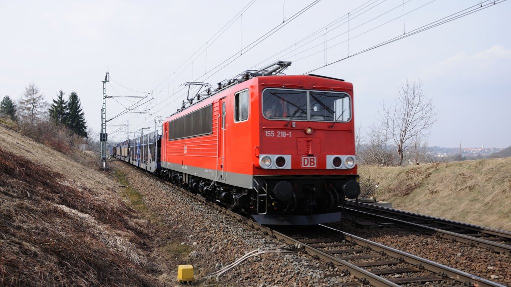 25.03.2011, BR 155 bringt einen leeren Autozug nach Zwickau Mosel.