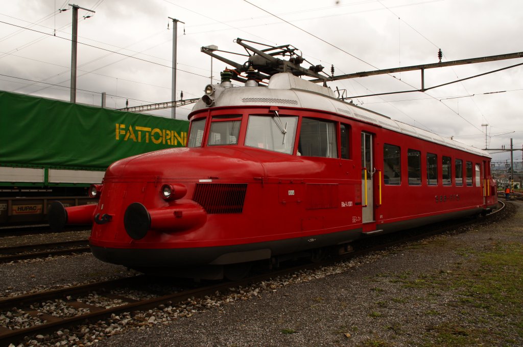 25.09.2010. Depot Biel, eines der Austellungstcke zum 150 Geburtstages des Jurabogens ist die RAe 2/4 1001 der SBB Historic.