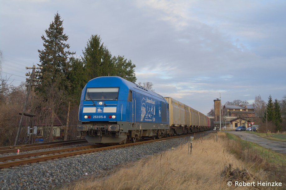 253 015-8 in Horka unterwegs nach Kodersdorf am 07.01.2012