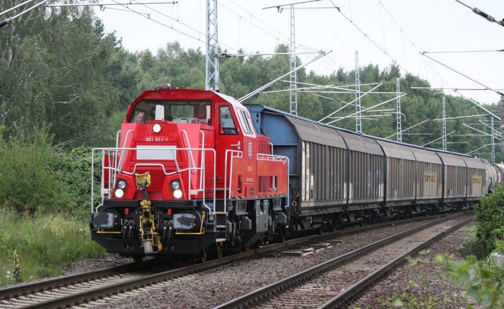 261 011-1 mit gemischtem Gterzug am 01.08.2011 kurz vor Stendal