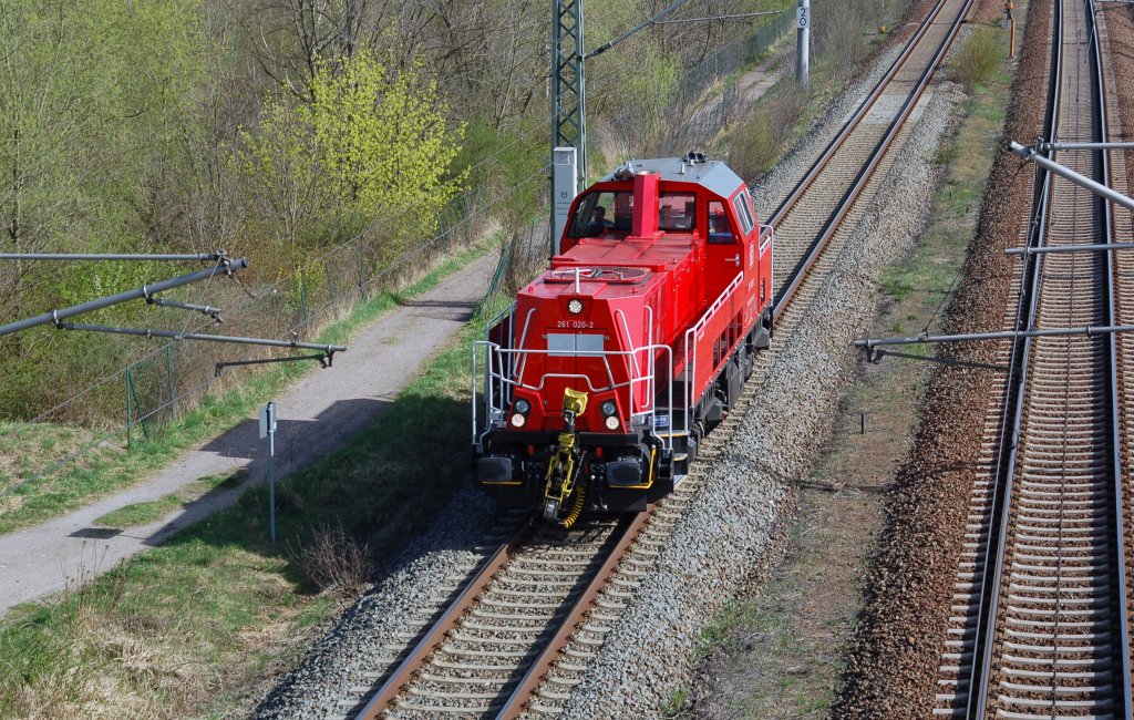 261 020 durchfuhr am 10.04.11 Lz Holzweissig Richtung Halle(S).