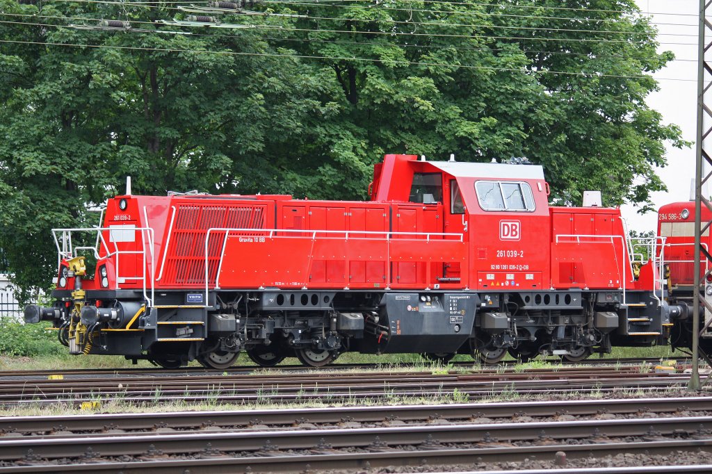 261 039 am 2.6.12 abgestellt in Koblenz-Ltzel.