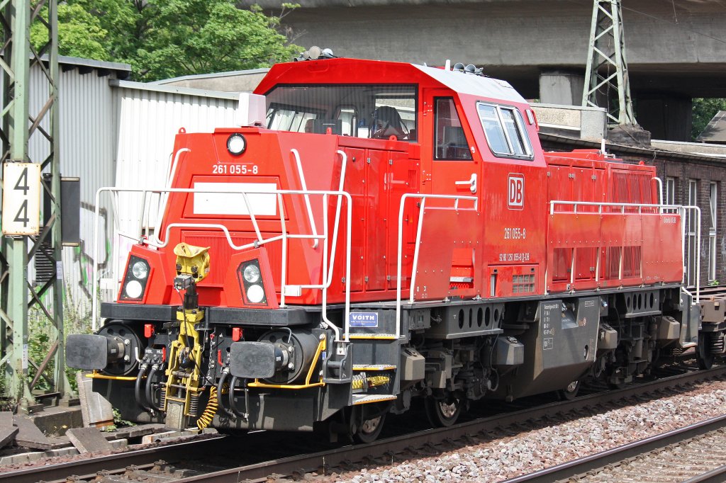 261 055 am 31.7.12 in Hamburg-Harburg.