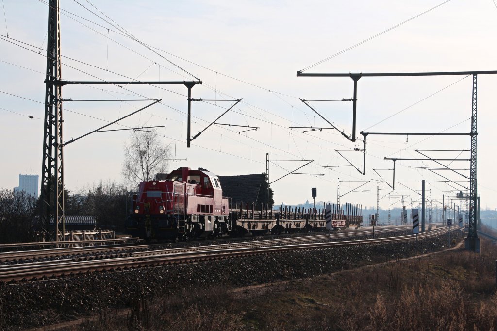 261 062-4 ist hier am 06.03.13 mit dem EK 54990 ( Riesa-Zeithain Rohrwerk ) bei Rderau unterwegs.