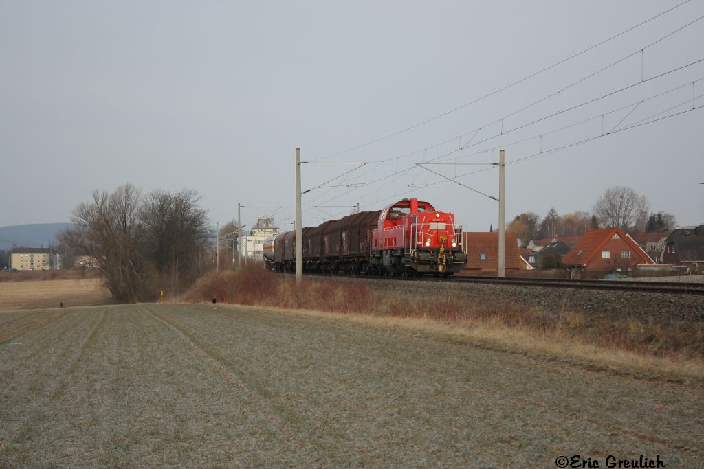261 071 mit dem EK53834 von Barsinghausen nach Hannover Linden kurz hinter Wennigsen am 08.04.2013.