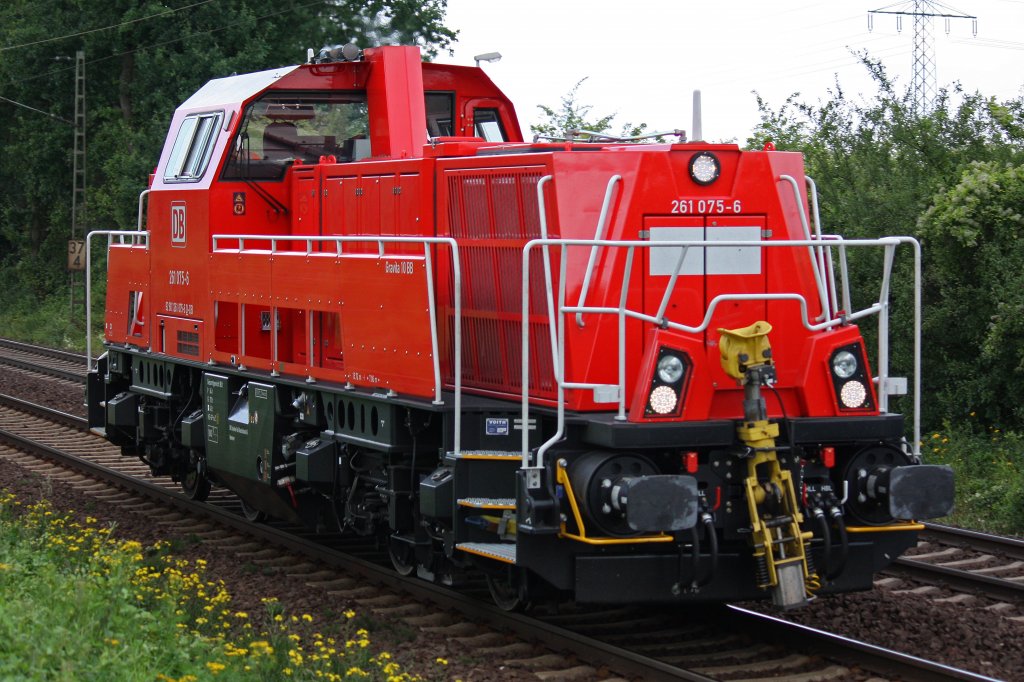261 075 am 6.8.12 als Lz in Hannover-Ahlten.