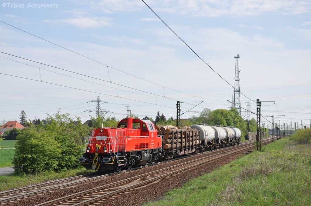 261 076 mit G�terzug am 30.04.2012 in Ahlten