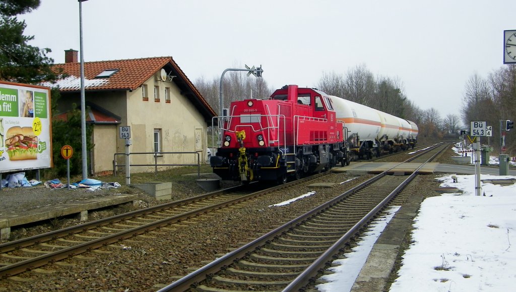 261 090-5 zog am 27.3.13 Gaskesselwaggons Richtung Tanklager Wittgensdorf durch den Hp Wittgensdorf-Mitte